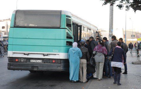 Maroc : Une horde de garcons agresse une fille