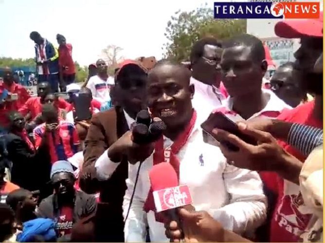 Vidéo: Saourou SENE du SAEMS salue le soutien de Y EN A MARRE