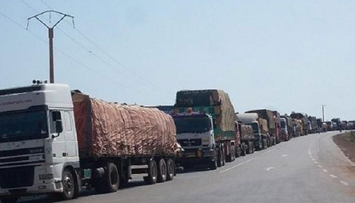 Corridor Dakar-Rosso : Le syndicat des routiers décrètent une grève illimitée pour dénoncer les tracasseries