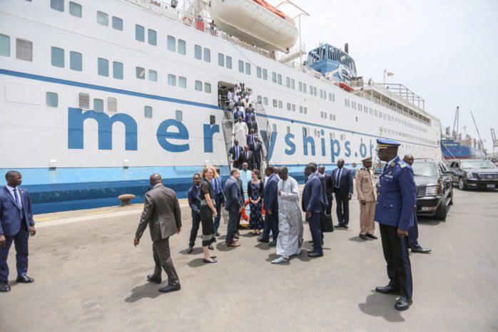 Le bateau-hôpital Africa Mercy au Port de Dakar