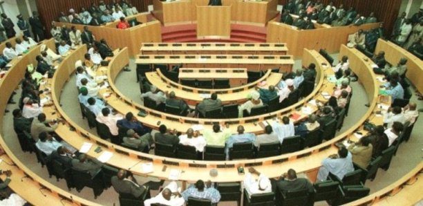 Coût élevé : Les députés votent une baisse du prix de l’eau, le ministre s’oppose