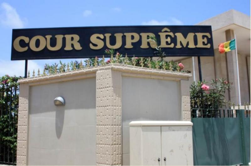 Décrets sur l’honorariat : Déboutés par la Cour suprême, Abdoul Mbaye et Cie comptent poursuivre le combat
