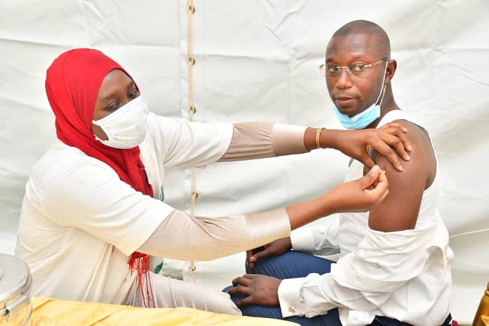 Point covid-19 : 8 décès, 53 cas graves et 211 nouveaux cas, au Sénégal qui a démarré sa campagne de vaccination