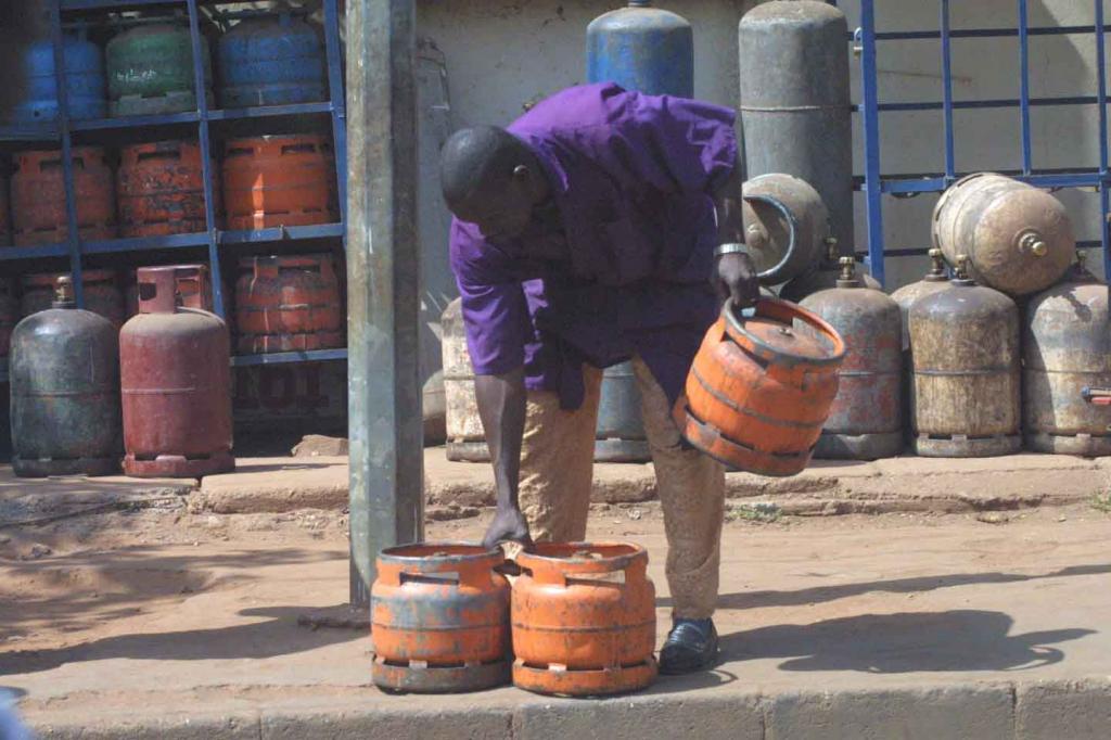 Pénurie de gaz/Aïssata Sophie Gladima est formelle : « le marché est bien approvisionné en gaz butane de 12,5 Kg. »