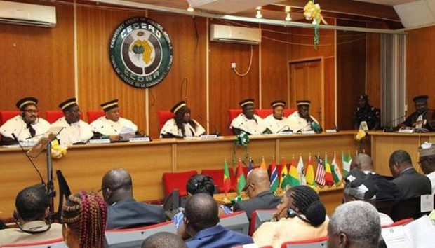 La Cour de justice de la Cedeao suspend la Guinée et le Mali