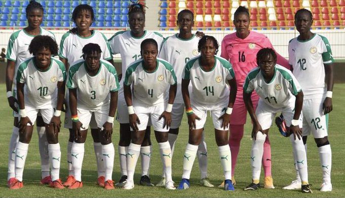 « Quelle performance », Macky Sall félicite les Lionnes du football après leur qualification à la CAN Maroc 2022