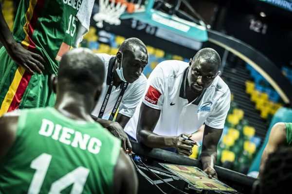 Équipe nationale Basketball : Boniface Ndong limogé de son poste d’entraineur