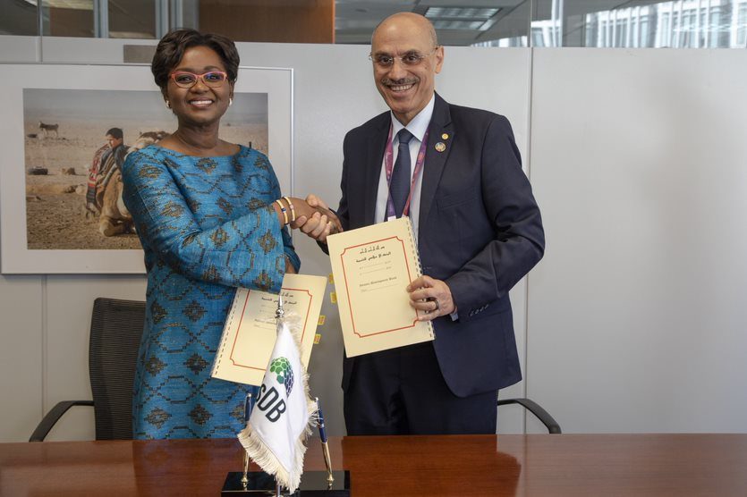Souveraineté pharmaceutique et médicale en Afrique : Le Sénégal et la BID signent deux accords de financements