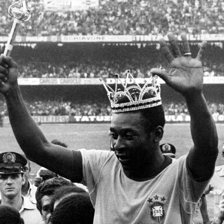 « Le monde du football vient de perdre son emblème et sa plus grande référence », l’hommage de Macky Sall au « Roi » Pelé