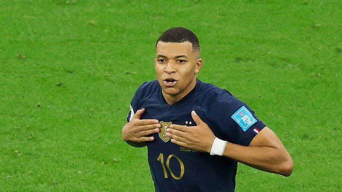 Didier Deschamps sur le choix de Mbappé comme capitiane : « Kylian Mbappé est le nouveau capitaine des Bleus. »