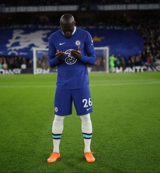 Kalidou Koulibaly sur le ramadan : « nos coéquipiers nous demandent ce que nous faisons quand ils nous voient prier »