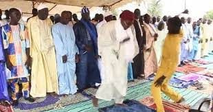 Après sa tentative de tuer l’Imam, il retourne à Dalal Xel