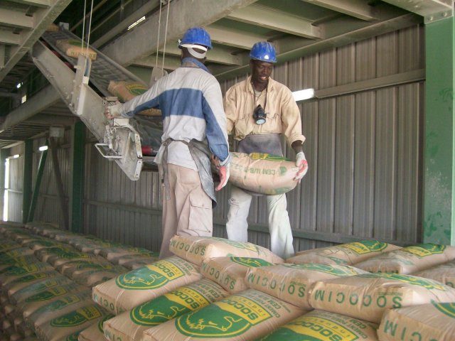 Gambie : Le service des Douanes renonce à la hausse des droits prélevés sur le ciment sénégalais