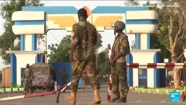 Niger : trois militaires loyalistes inhumés après la mutinerie