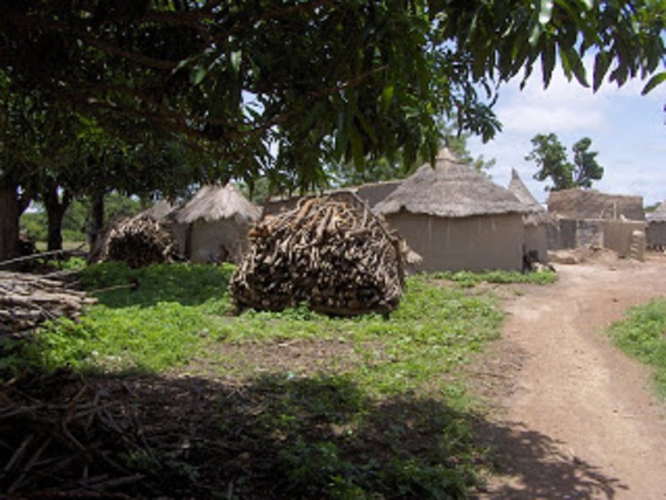 Carte postale: Dialakhotoba, dernier des villages du Sénégal au nord de Saraya