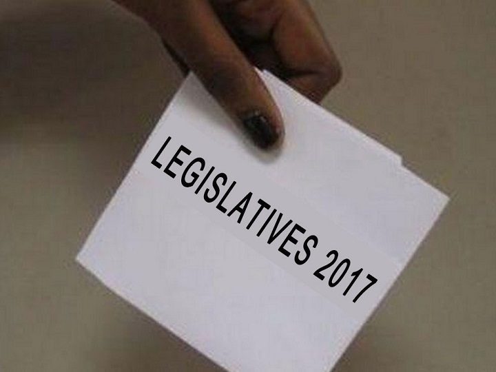 Législatives 30 Juillet: Les affiches de campagne, la risée des internautes