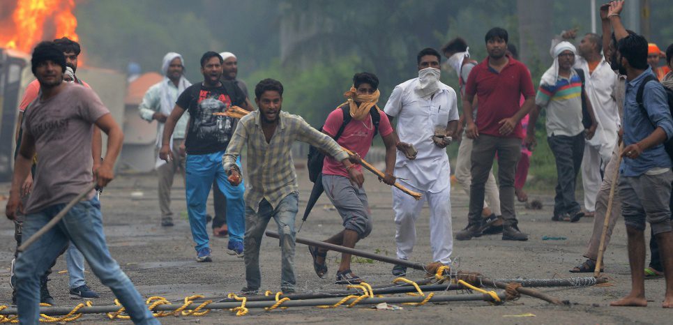 Inde : Au moins vingt morts dans des manifestations après la condamnation d’un gourou pour viol.