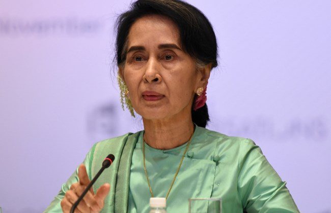 Birmanie : Sous le feu des critiques, Aung San Suu Kyi s’adressera à la Birmanie la semaine prochaine