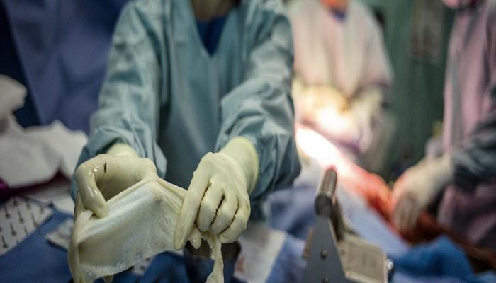 France – Science : Brûlé à 95% un homme s’en sort grâce à une greffe de la peau de son jumeau