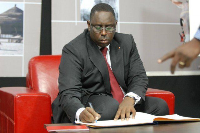 Affaire Bbc, Macky Sall veut limoger son frère à la tête de la Caisse de dépôt et de consignation