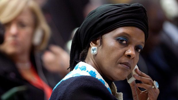 Zimbabwe : Enquête sur le doctorat dit « douteux » de l’ex-première dame Grace Mugabe