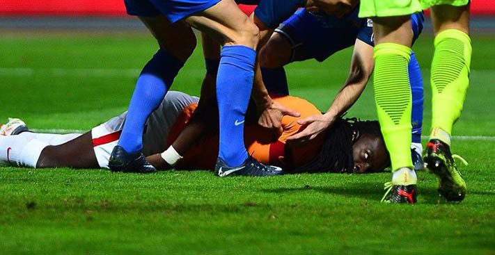Vidéo-Football : Bafetimbi Gomis victime d’un malaise sur un terrain de football