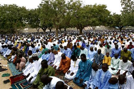 Tambacounda – Korité : La prêche de l’imam de Quinzambougou contre l’utilisation immodérée des réseaux sociaux