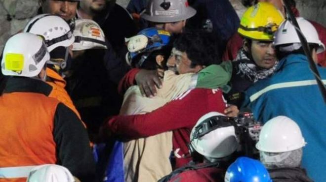 Thaïlande : Bloqués dans une grotte depuis deux semaines, les 12 enfants et leur entraîneur sauvés