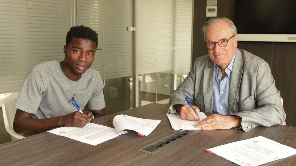 Transfert : Moussa Wagué s’est engagé pour 5 ans avec le FC Barcelone