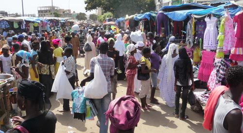 Sénégal : « Aux voleuses » ! S’exclament des vendeurs en cette période de préparatifs de la Tabaski