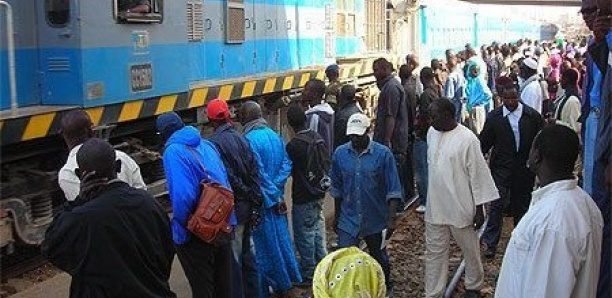 Rufisque : Les travailleurs du PTB stoppent le train