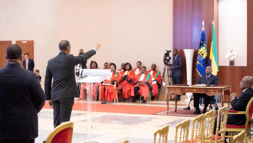 Gabon : Le nouveau gouvernement gabonais prête serment devant Ali Bongo