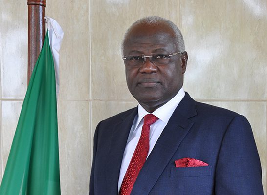 L’ex-président sierra-léonais Ernest Bai Koroma accussé d’avoir détourné un milliard de dollars