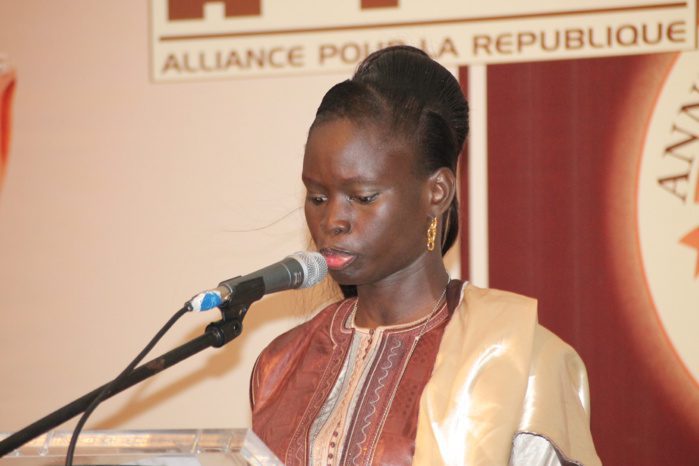 Thérèse Faye quitte la tête de la COJER au profit de Moussa Sow et Ndéye Saly Diop remplace Ndèye Marième Badiane à la tête du Mouvement National des Femmes de l’APR