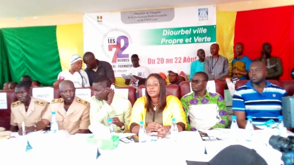 Caravane « Vacances citoyennes 2019 » Néné Fatoumata Tall lance « Diourbel ville propre et verte »