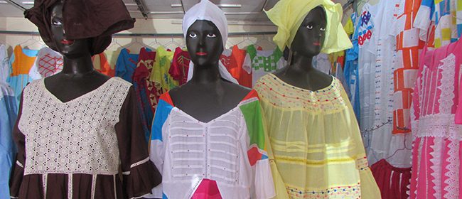 Tabaski 2019 : Au marché Tilène, le voile brodé, tendance de cette année