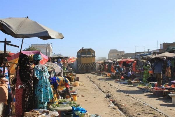 Marché Thiaroye : Les commerçants impactés du TER menacent de squatter les abords de la grande Mosquée le jour de la Tabaski
