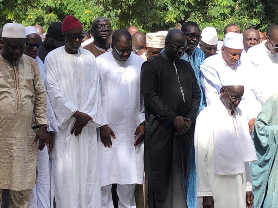 Ziguinchor/Funérailles de El Hadji SAMBA GACKOU : Le Chef de l’État Macky SALL donne une contribution de 2 millions de FCFA