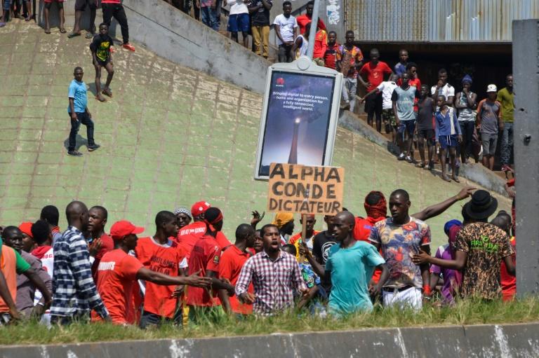 Guinée : Au moins un mort dans une nouvelle manifestation de masse de l’opposition