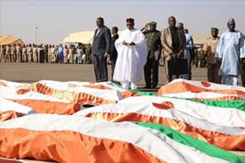 Niger : Hommage du président Issoufou aux soldats morts à Inates
