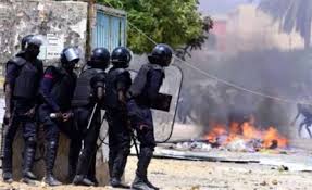 Bambey : Deux policiers blessés dans des affrontements entre étudiants et forces de l’ordre