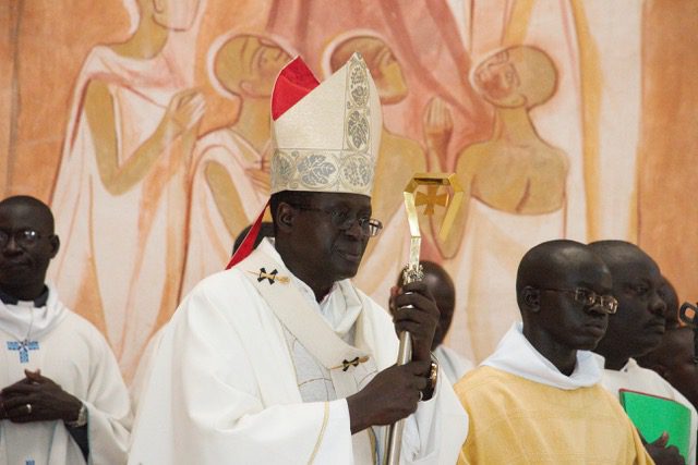 Chemin de croix, Messes… : L’église suspend tous les offices publics