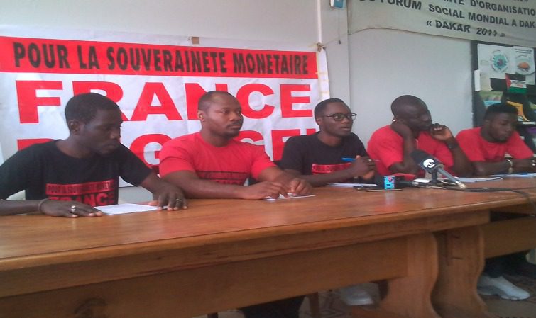 Covid-19 : La police empêche la tenue de la conférence de presse de Frapp France dégage