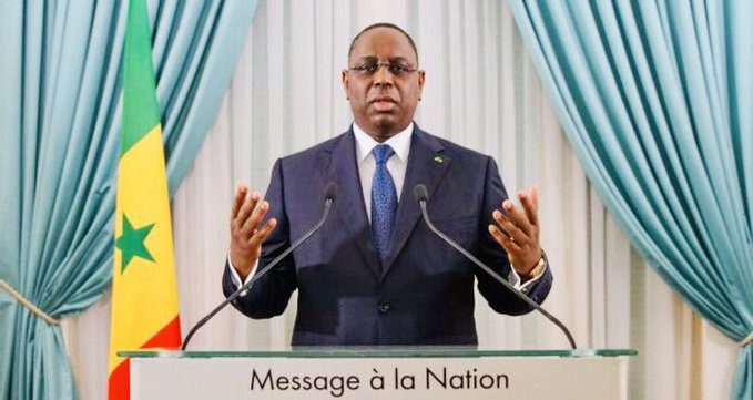 Macky Sall invite les Sénégalais à vivre avec le virus et ouvre les lieux de cultes tout en assouplissant les horaires du couvre-feu