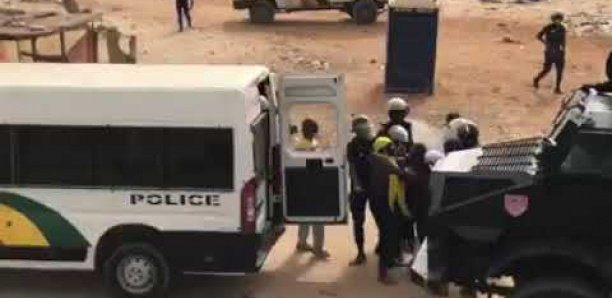 Bavure policière à Gadaye : le collectif des victimes des maisons démolies porte plainte contre l’Etat
