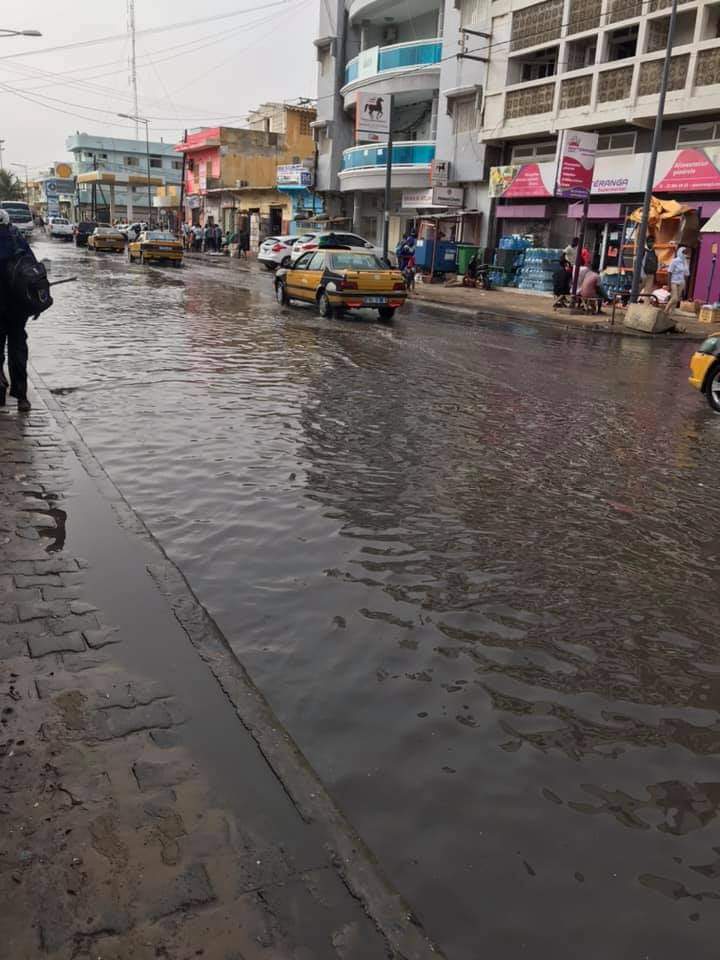 Saint-Louis : Une première pluie et des quartiers et avenues pataugent déjà dans l’eau