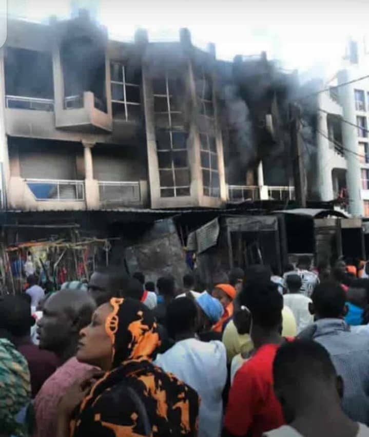 Incendie au marché Ocass de Touba : 4 centres commerciaux touchés, les pertes évaluées à plusieurs millions F CFA