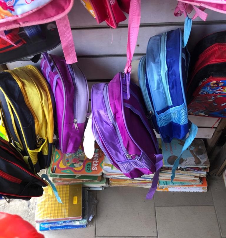 L’achat de fournitures, une équation pas toujours facile pour les parents, faire plaisir aux enfants tout en faisant le plus d’économies