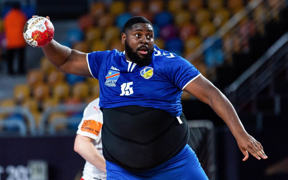 Gauthier Mvumbi, le géant Congolais de 137 kilos, star du mondial de handball en Egypte