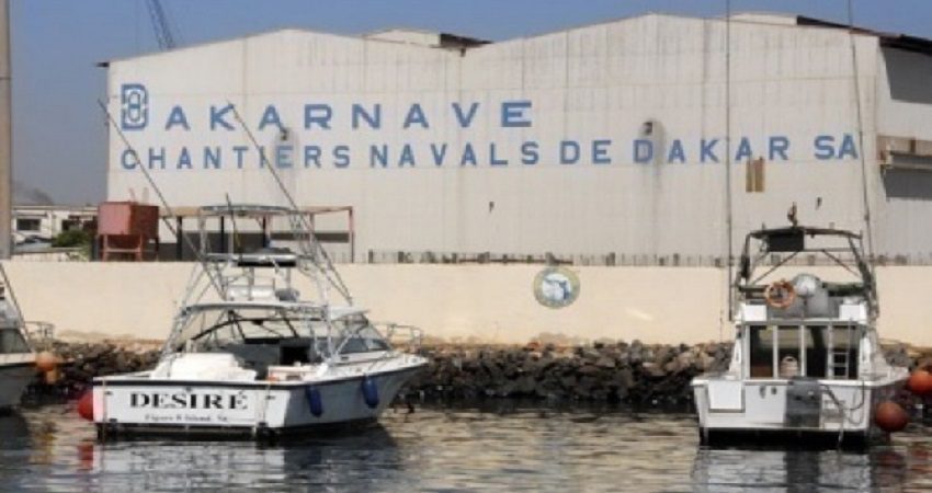 Macky Sall ordonne la révision du contrat avec Dakarnave